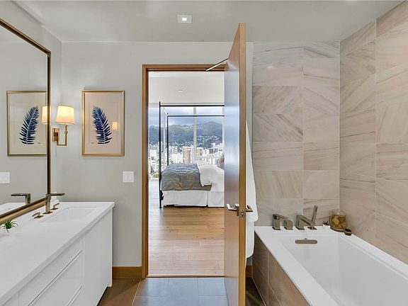 4th image of 888 Kapiolani Blvd #4501