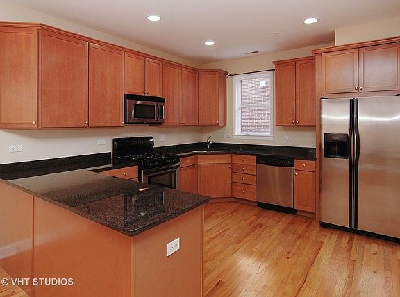 3rd image of 170 N Marion St #7
