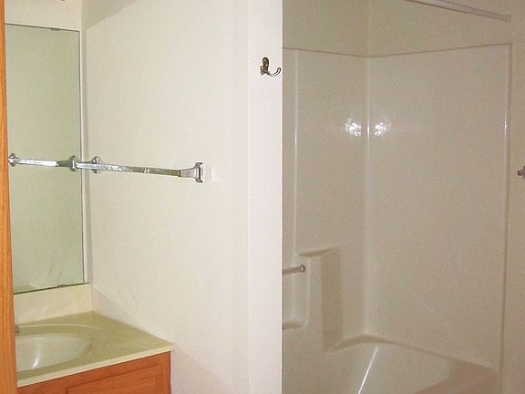 5th image of 610 W 8th St #A