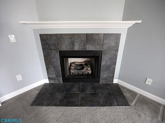 5th image of 127 Winding Valley Dr