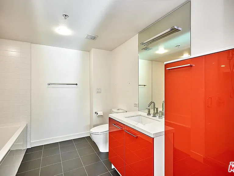 901 S Flower St #500 — Photo 31
