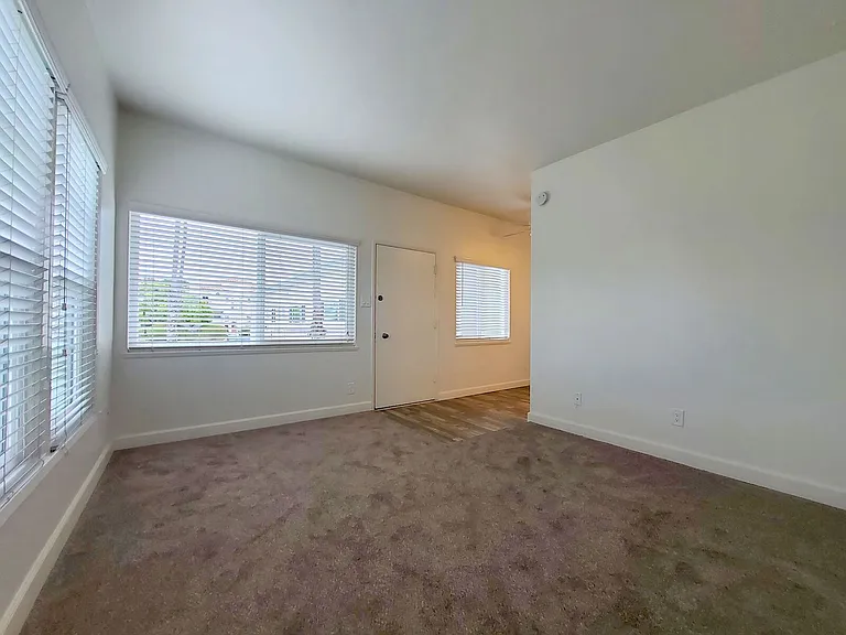 1465 Grand Ave — Photo 94