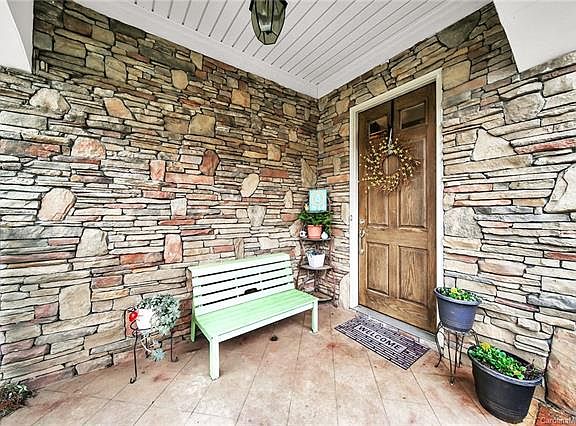 2nd image of 510 Chalmers Row