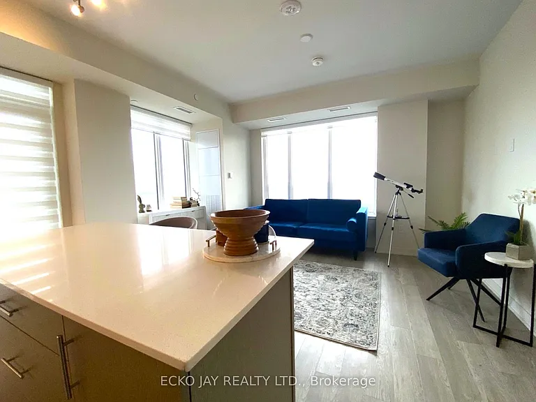 212 King William St #903 — Photo 18