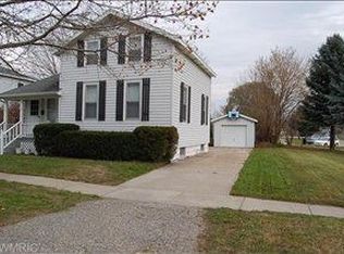 114 N Division St, Spring Lake, MI 49456