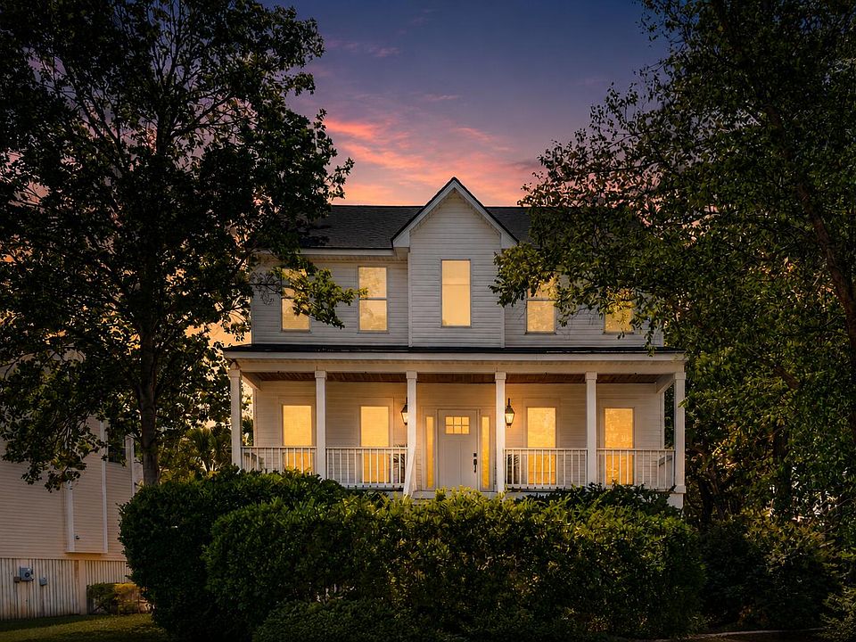 1st image of 2827 Tradewind Dr
