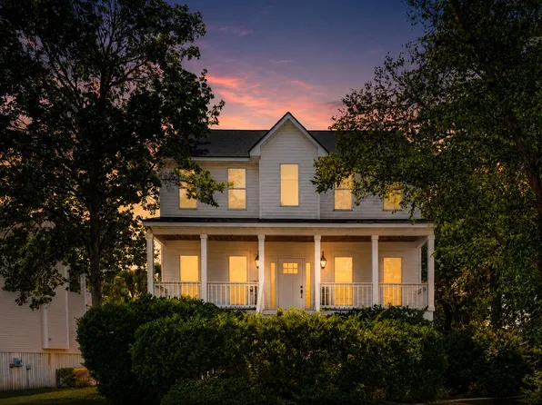 2827 Tradewind Dr, Mount Pleasant, SC 29466