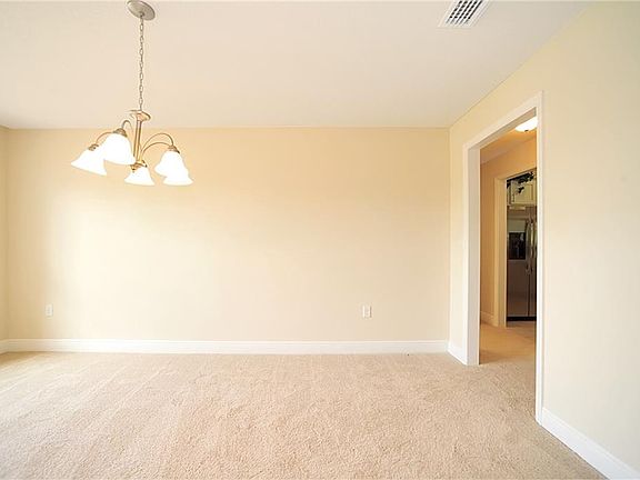 4th image of 1301 Scarlet Oak Cir