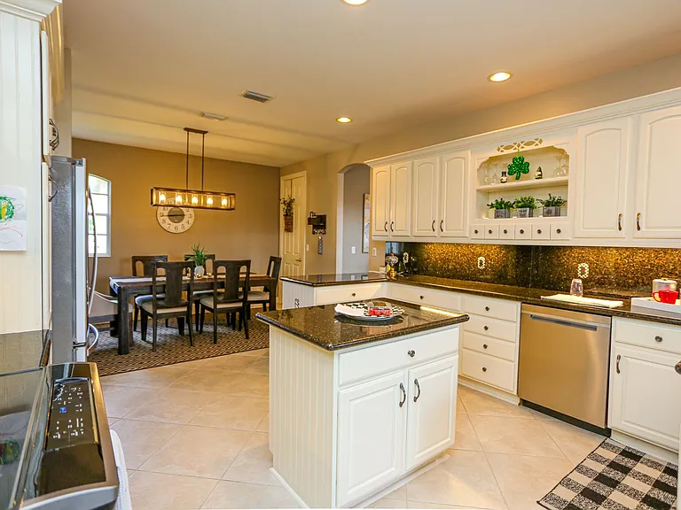 5945 Paradise Cir — Photo 44
