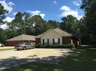 24 P D Freeman Rd APT 4, Hattiesburg, MS 39401