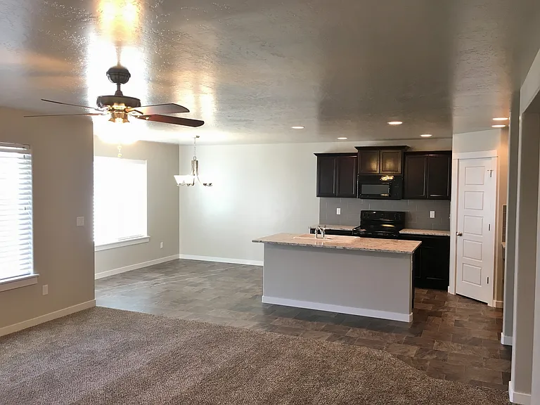 6167 N Santa Rita Ave — Photo 3