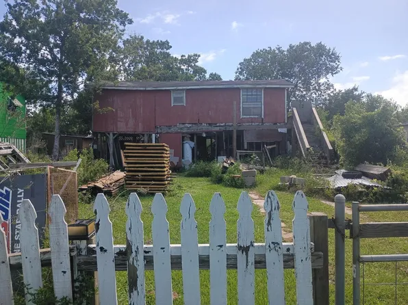 12135 Sandpiper Rd, Angleton, TX 77515