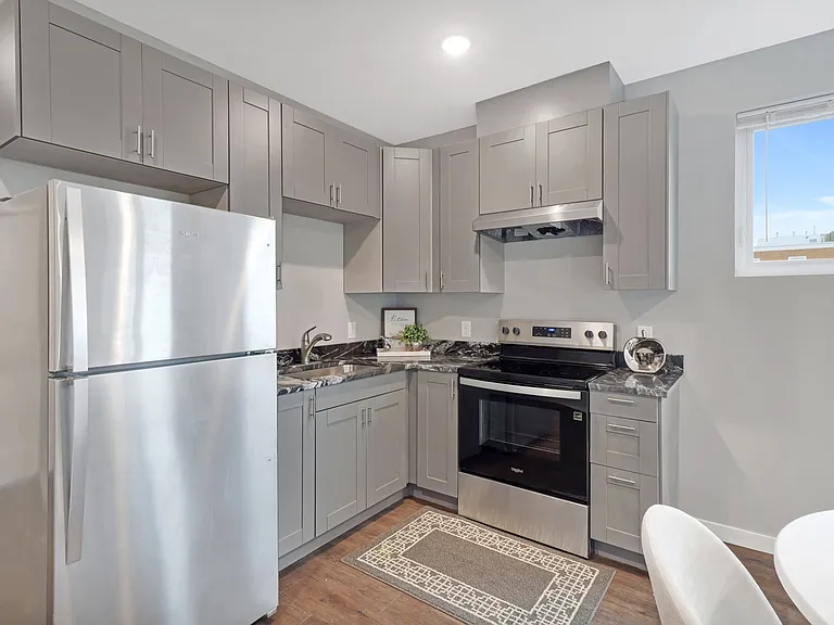 2432 Chicago Ave S #201 — Photo 12