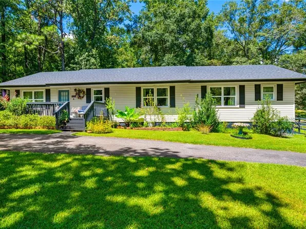 5400 Dogwood Ct E, Mobile, AL 36693