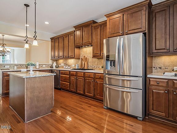 3rd image of 314 Bridgegate Dr