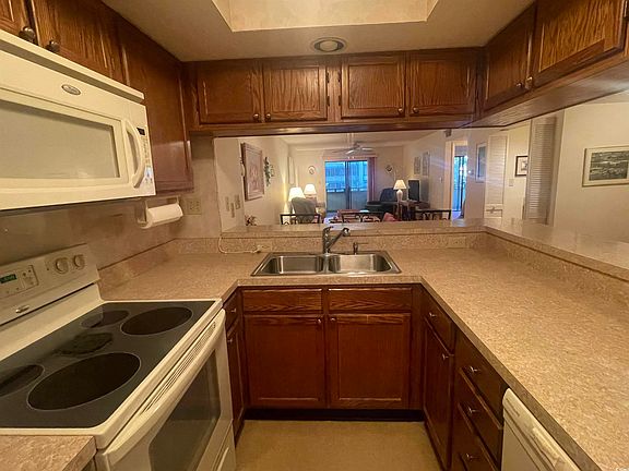 4th image of 250 Maison Dr. #E7