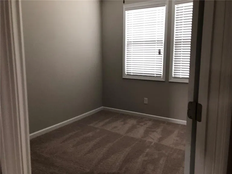 324 Beacons Pl — Photo 30