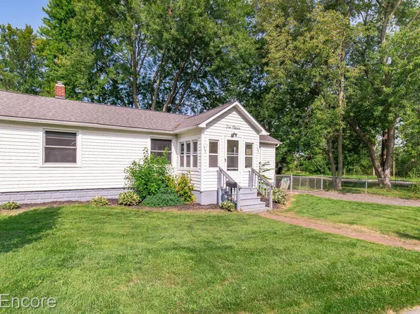 211 N 1st St, Holly, MI 48442