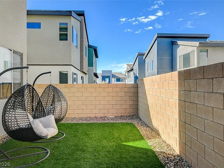 3354 Via Strada St — Photo 40