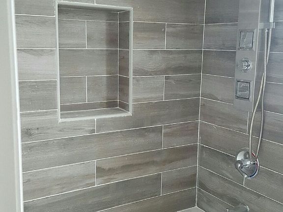 5th image of 297 Halsey St #1