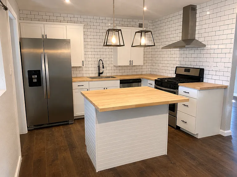 9196 Emerson St — Photo 2