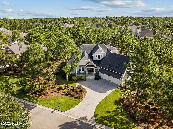 3rd image of 3586 Wood Crest Lane
