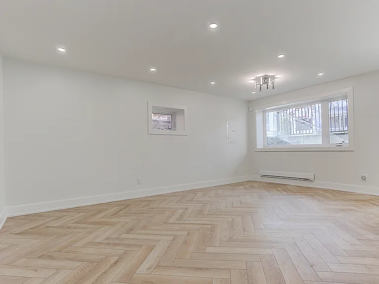 71 Livingstone Ave #BASEMENT — Photo 8