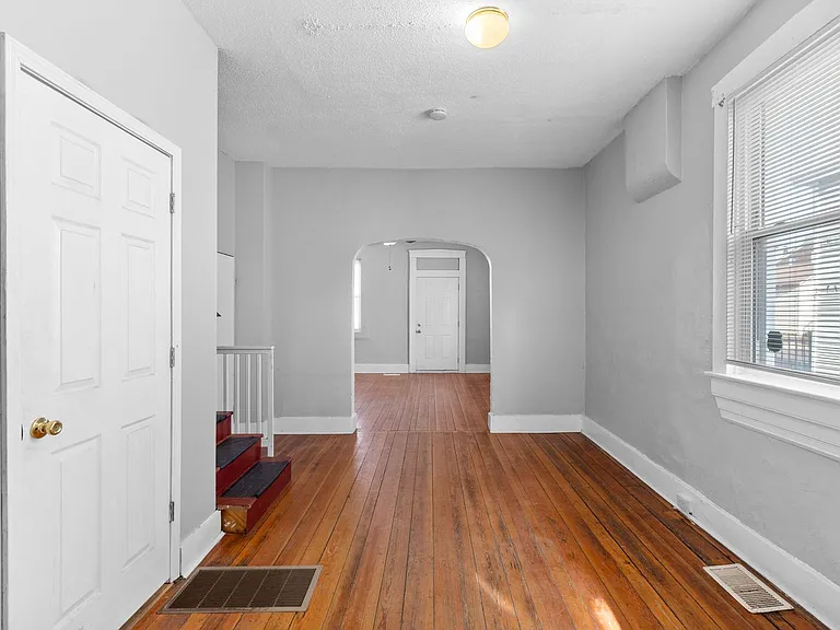 7614 Virginia Ave — Photo 5