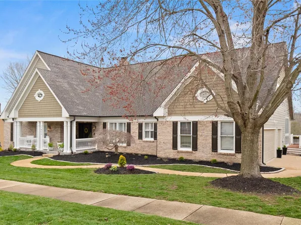 1452 Highland Valley Cir, Chesterfield, MO 63005