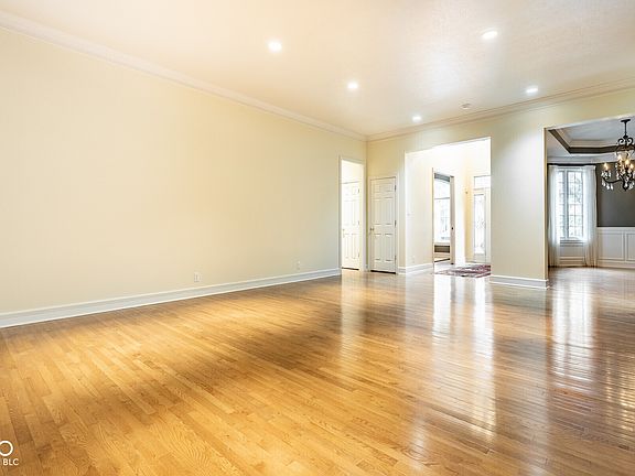 5th image of 465 McLaren Ln