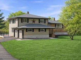 16 Schaaf Rd, Bloomsbury, NJ 08804