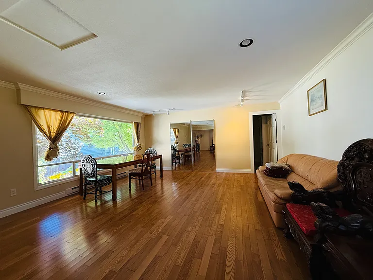 5065 1st Ave — Photo 6