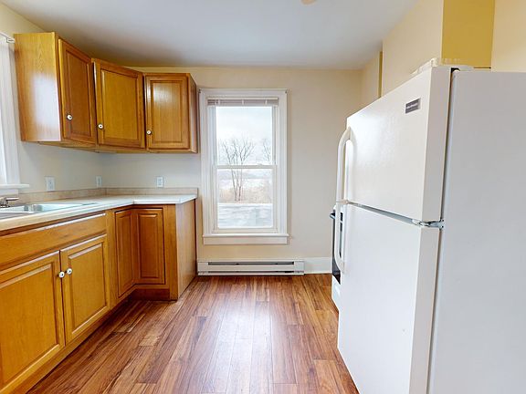 4th image of 31 S Washington St Floor 3