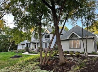 W5567 Oak Bluff Rd, Walworth, WI 53184