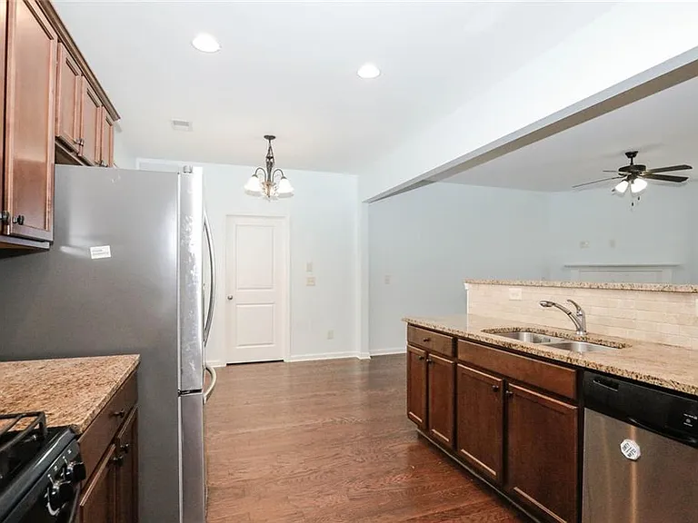 438 Privet Cir — Photo 14