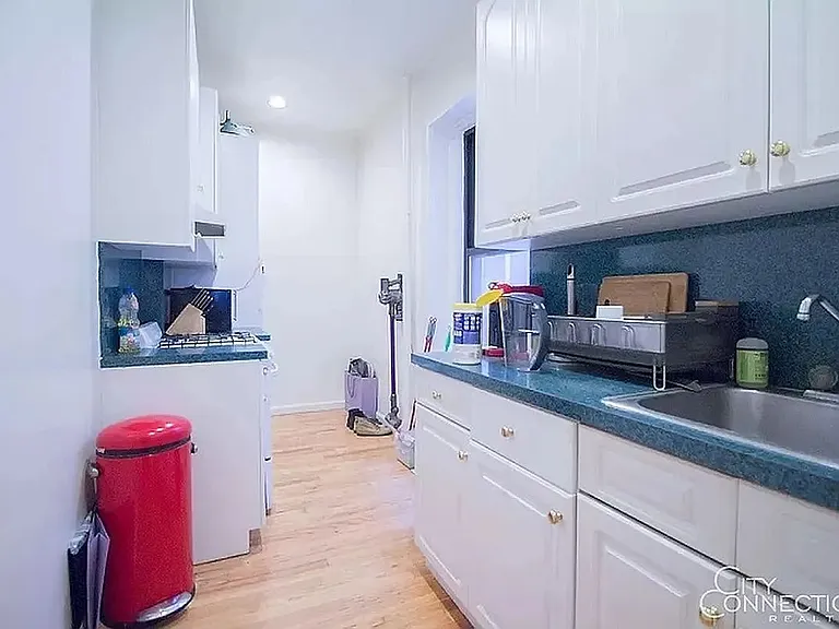 455 W 44th St #1 — Photo 3