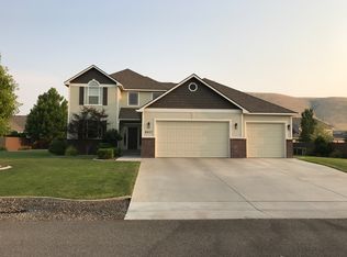 6017 Willowbend St, West Richland, WA 99353