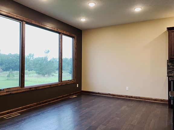 5th image of 427 Ponderosa Dr