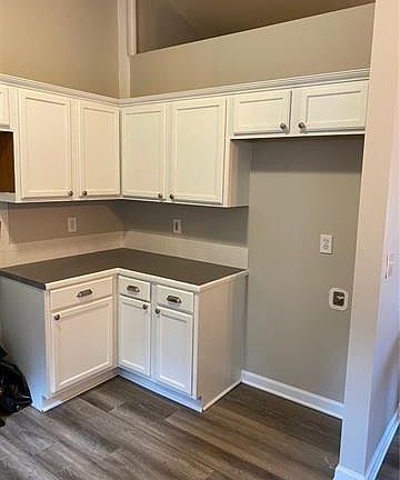 3rd image of 170 Birchwood Dr