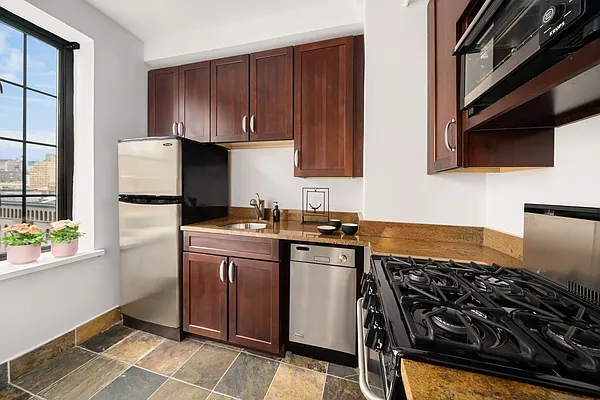 Sold by Compass | media 14