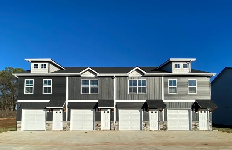 1039 Glenkirk Dr #D — Photo 1