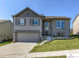 14513 Sunrise St, Bennington, NE 68007
