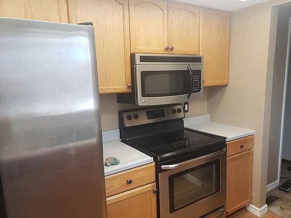 5th image of 705 Central St