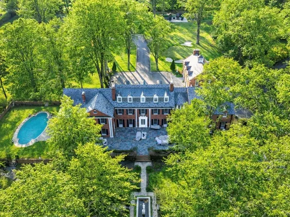 393 Mill River Road, Muttontown, NY 11771