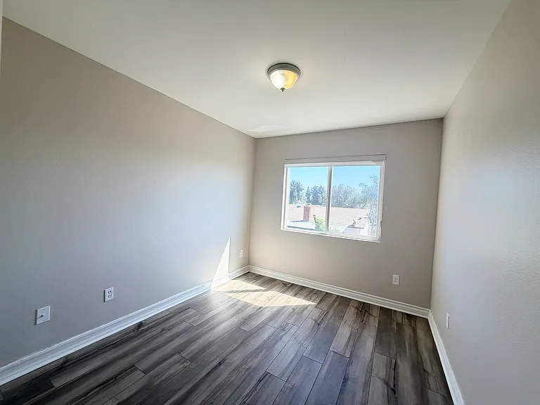 215 N Spruce Ave #C — Photo 10