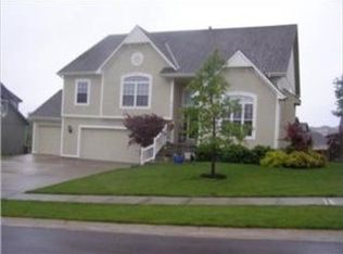 3005 SW Saddlewood Dr, Lees Summit, MO 64082