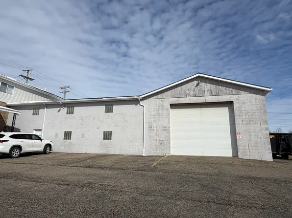 100 Fernwood Rd #A, Steubenville, OH 43953