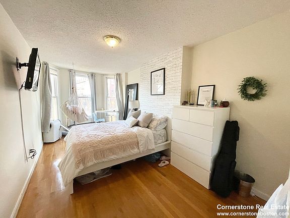 4th image of 588 Columbus Ave #5