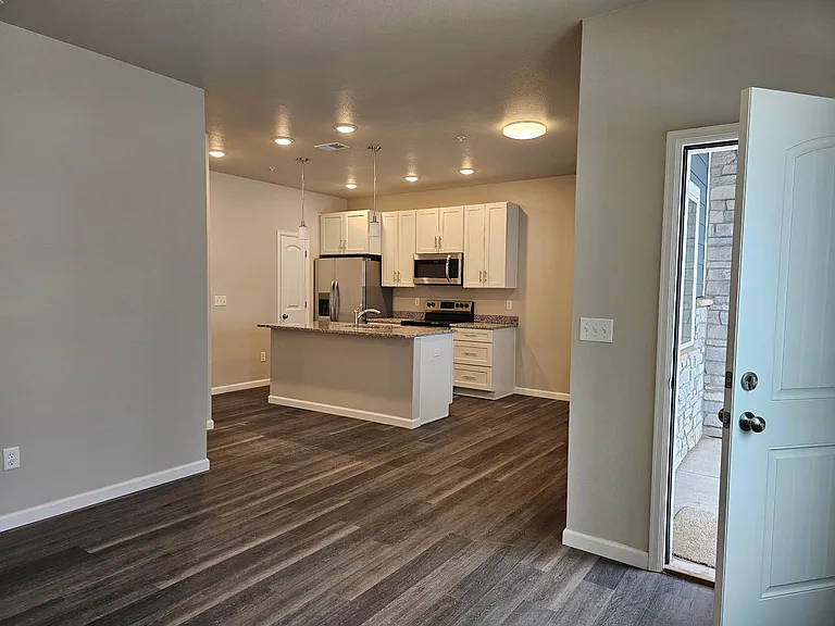 1615 Richard Martin Dr — Photo 5