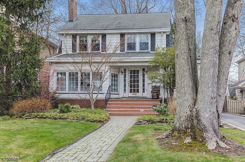1st image of 14 Parkview Dr